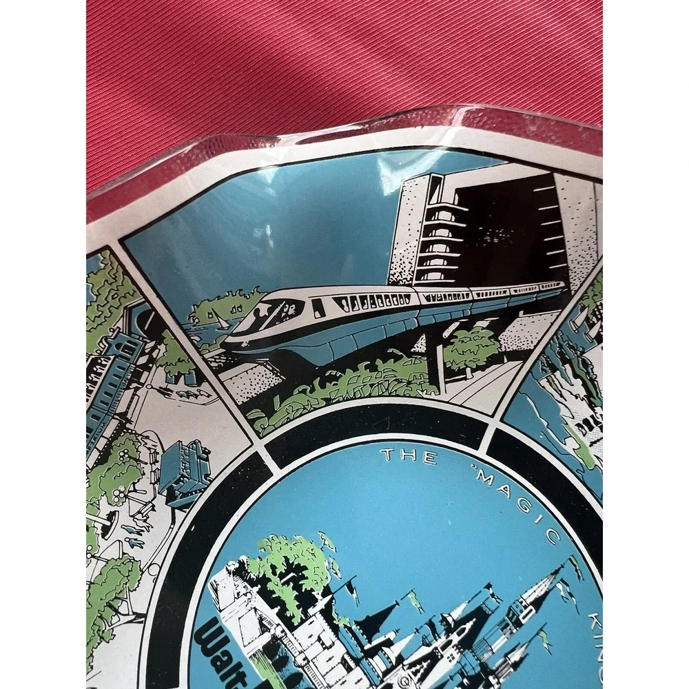 Vintage‎ Walt Disney World Magic Kingdom Fluted Glass Ashtray Candy Dish